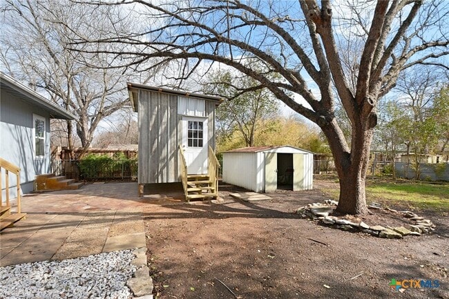 Building Photo - 571 W Merriweather St