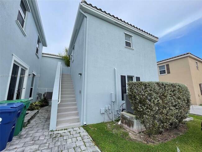 Building Photo - 9204 SW 170th Ct