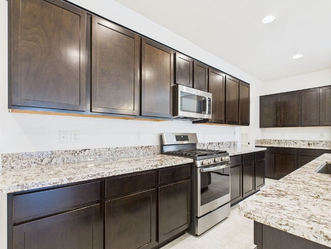 Building Photo - Resort Style Living in Estrella Mountain Ranch