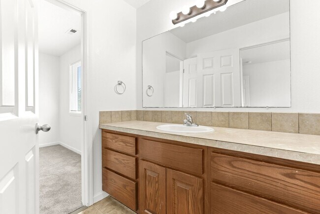 Building Photo - 3745-3749 SE 127th Place