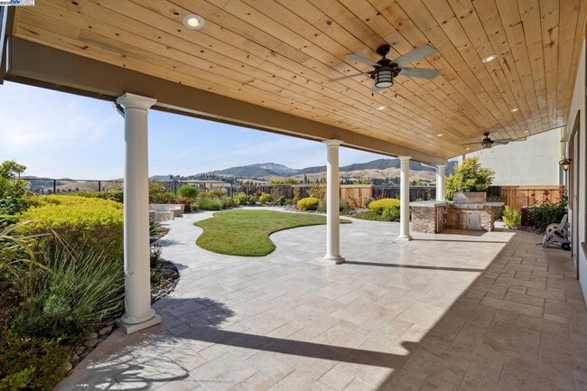 Building Photo - 454 Bengali Ct