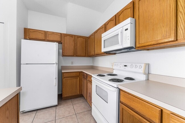 Building Photo - 3-Bedroom, 3-Bath Townhouse in Four Corners of Clermont – Close to Disney