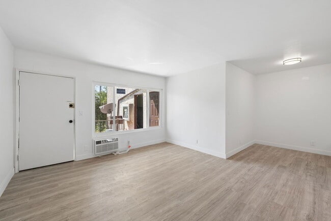 Building Photo - 6828 Fulton Ave