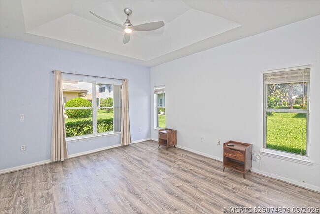 Building Photo - 1864 S Dovetail Dr