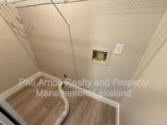 Building Photo - 3588 Raintree Ln