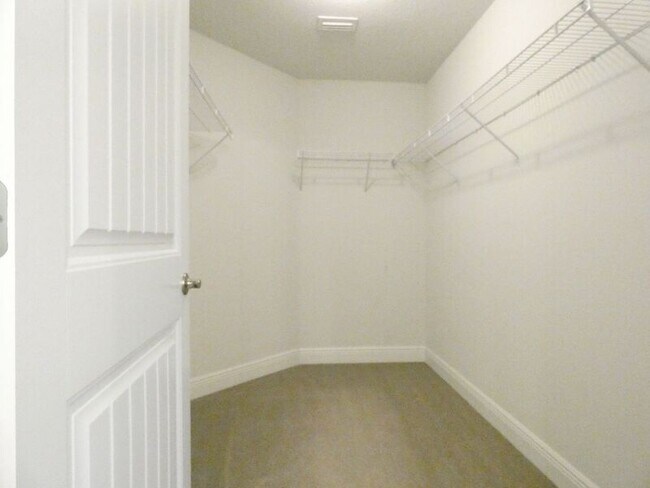Building Photo - 4117 Hazelhurst Dr