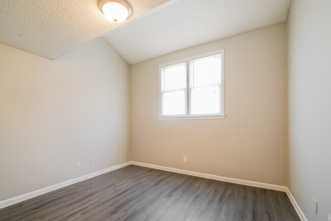 Building Photo - 44 Arnold Rd