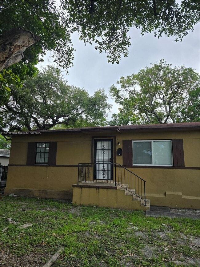 Primary Photo - 6912 NW 5th Pl