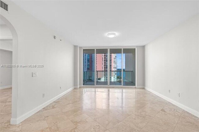 Building Photo - 3340 NE 190th St