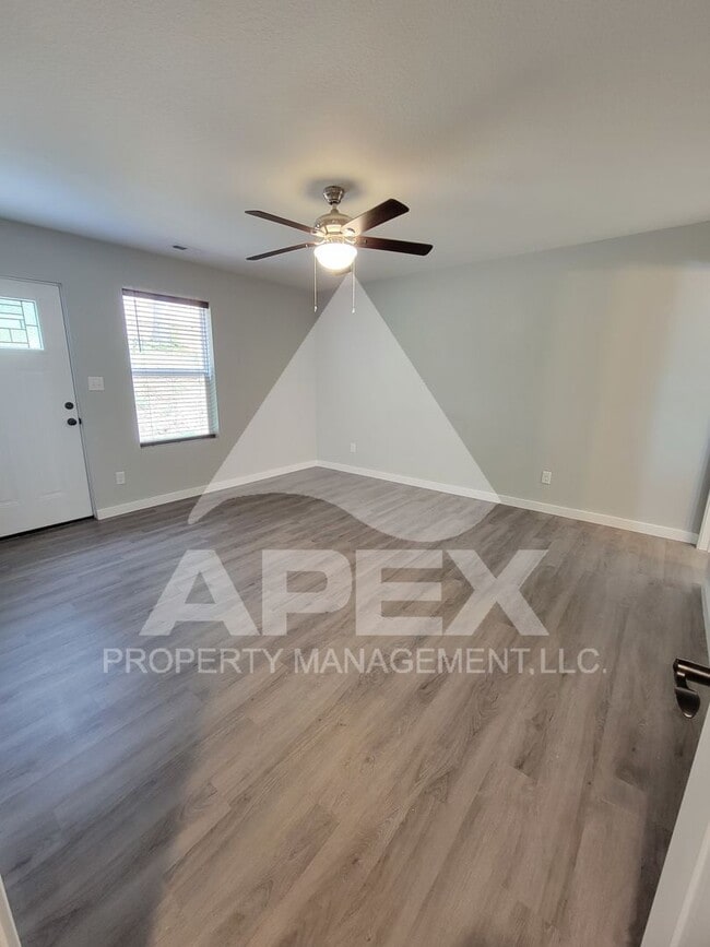 Building Photo - Recently Built 3Bd - 2 Ba Single Family Ho...