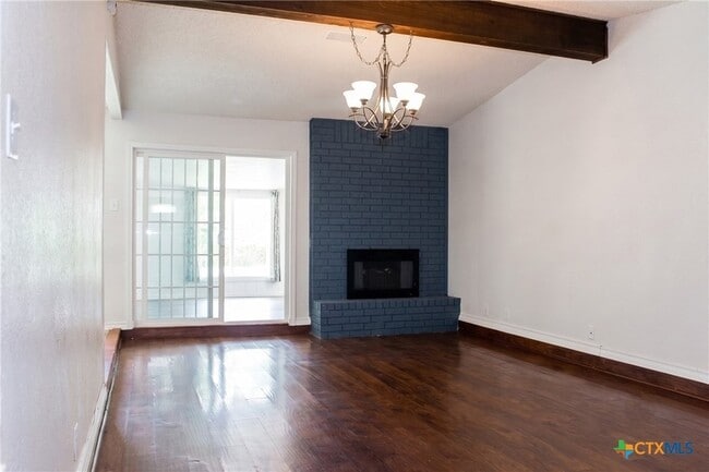 Building Photo - 211 E Hogan Dr