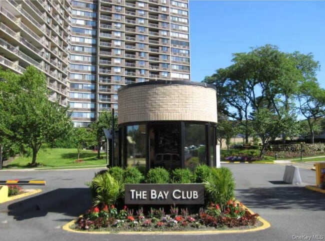 Primary Photo - 2 Bay Club Dr
