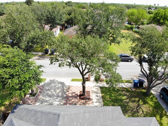 Building Photo - 3Bed/2 Bath Well kept and Upgraded! ( Mcallen TX )