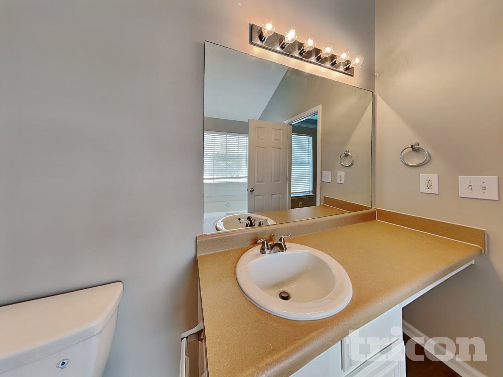 Building Photo - 7192 Tanger Blvd