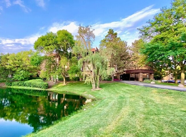 Building Photo - Beautiful 2-bedroom & 2-Bathroom Condo in ...