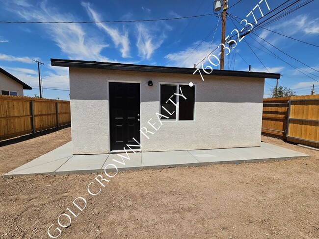 Building Photo - 1074 W Euclid Ave