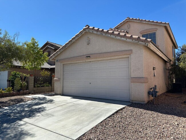 Building Photo - BLUE DIAMOND RANCH