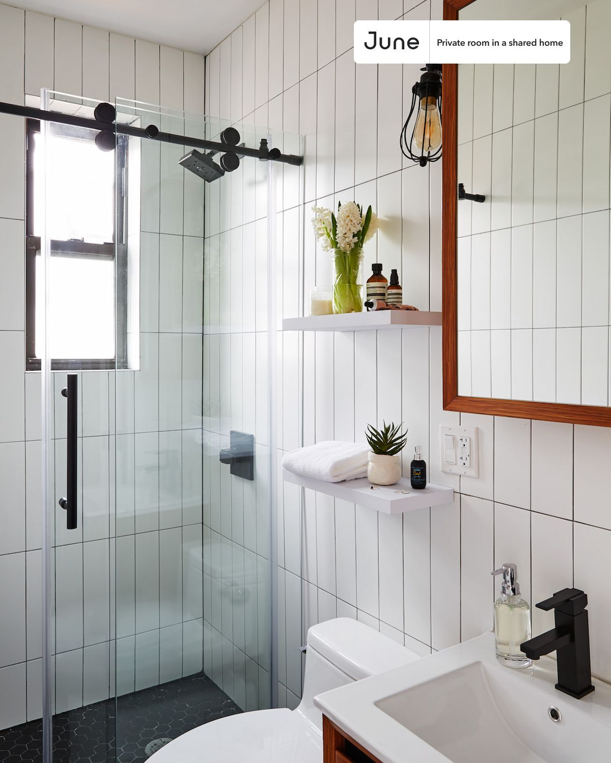 Building Photo - Room in Shared 3.0 bed/1 bath home