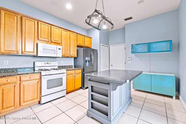 Building Photo - 8657 Villanova Dr
