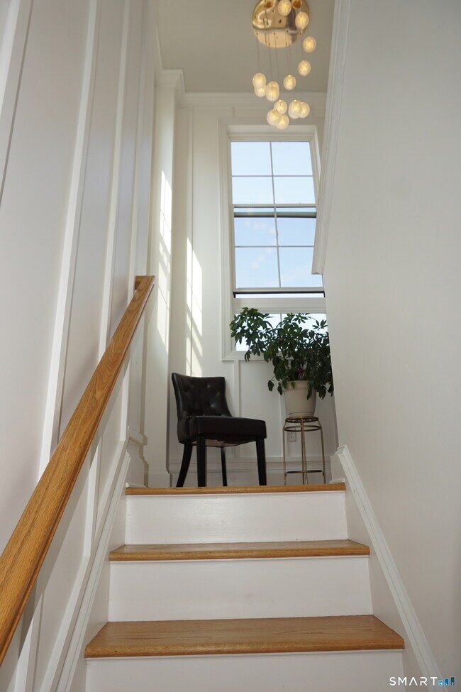 Building Photo - 127 Brentwood Cir