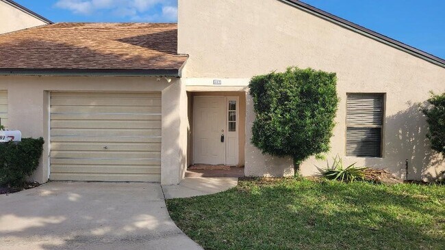 Building Photo - 754 Carlsbad Dr