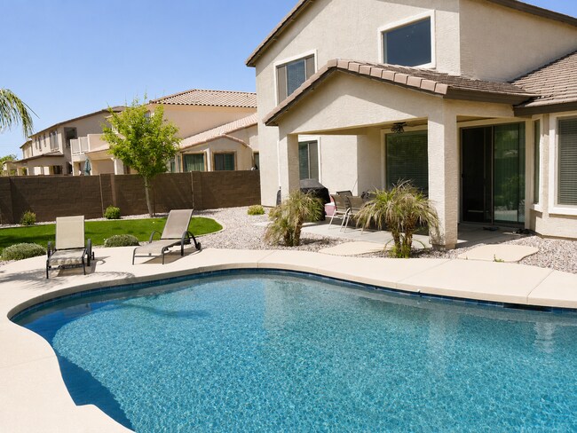 Building Photo - Spacious 5-Bedroom Gilbert Home with a Sparkling Pool!