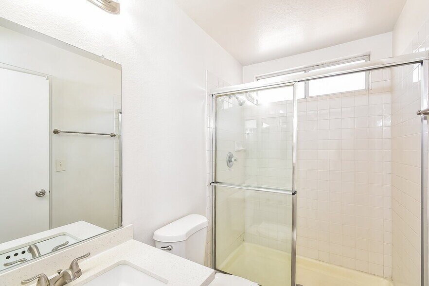 Building Photo - 534 Rancho Del Norte Dr