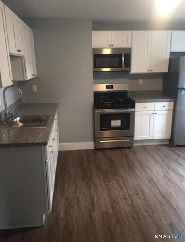 Building Photo - 102 Lombard St