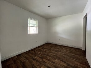 Building Photo - 5104 39th St E