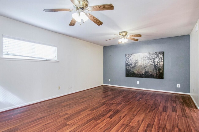 Building Photo - 11844 13th St