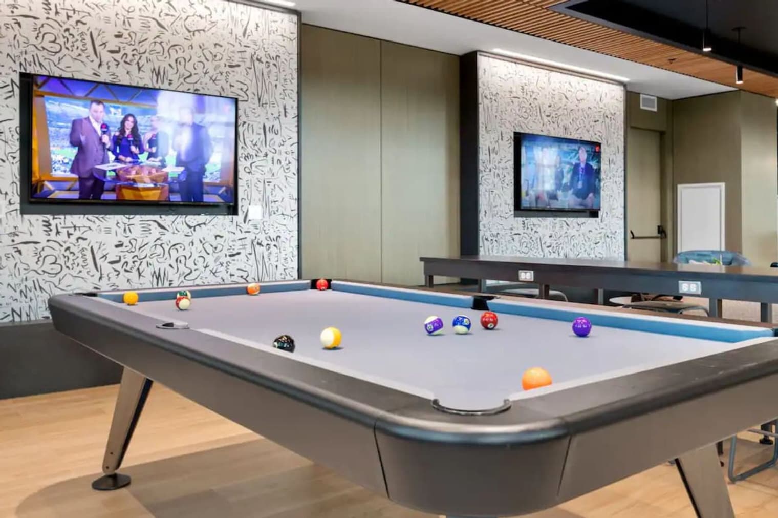 Building Photo - 44 Beach St