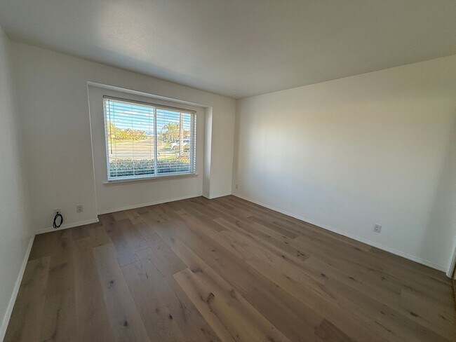 Building Photo - 2441 Iron Ridge Ct
