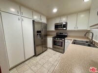 Building Photo - 1348 E Hillcrest Dr