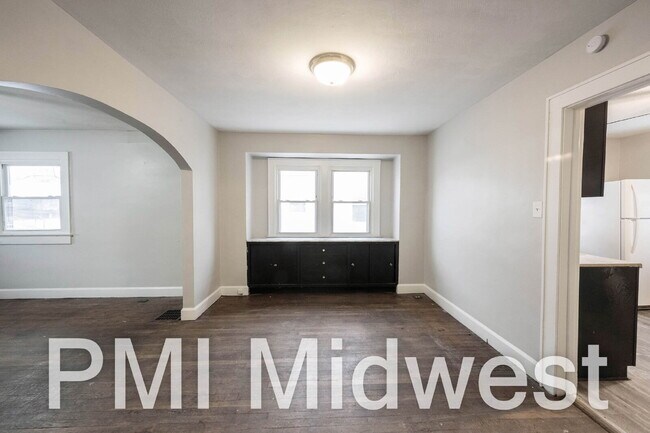 Building Photo - "Charming 2-Bedroom Gem in Indianapolis with Spacious 1736 Sq. Ft. Layout!"