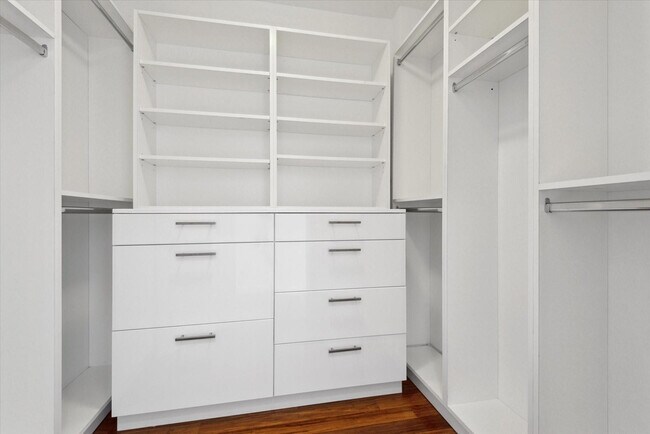 Building Photo - 40 Isla Bahia Dr