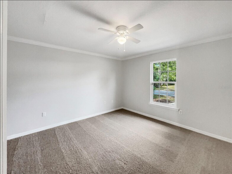 Building Photo - 1304 E Carolina Ave