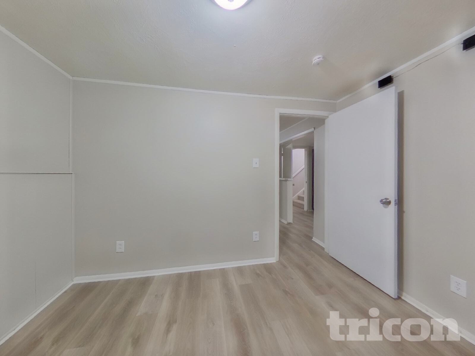 Building Photo - 5674 W Chestnut Ave