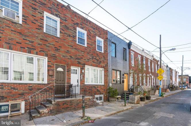 Building Photo - 1828 Hoffman St