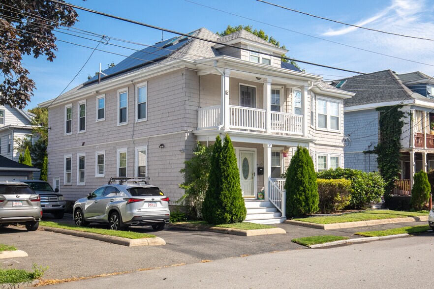 Building Photo - 17 Erie St