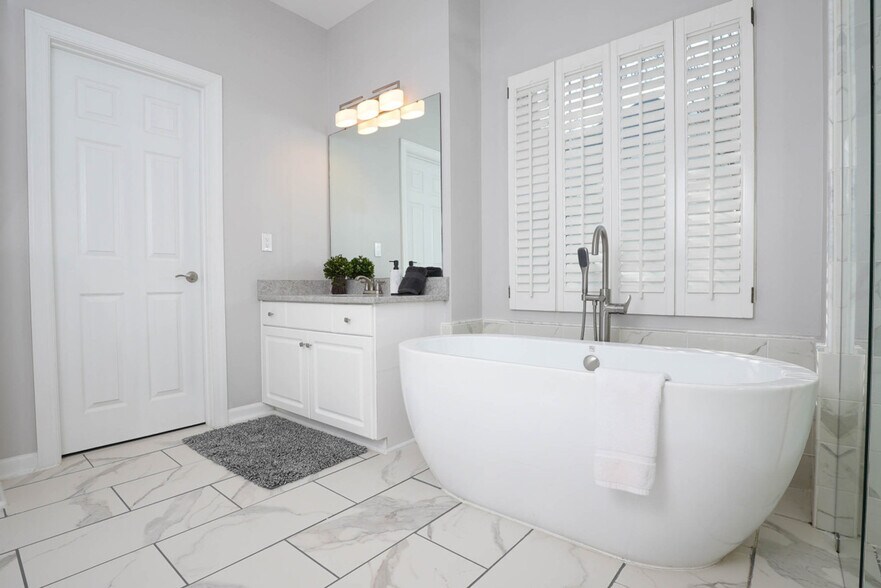 Building Photo - 10301 Rougemont Ln