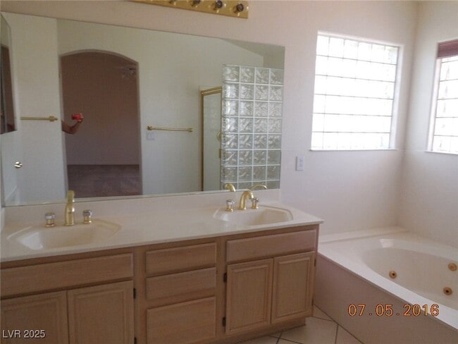 Building Photo - 8801 Cypresswood Ave