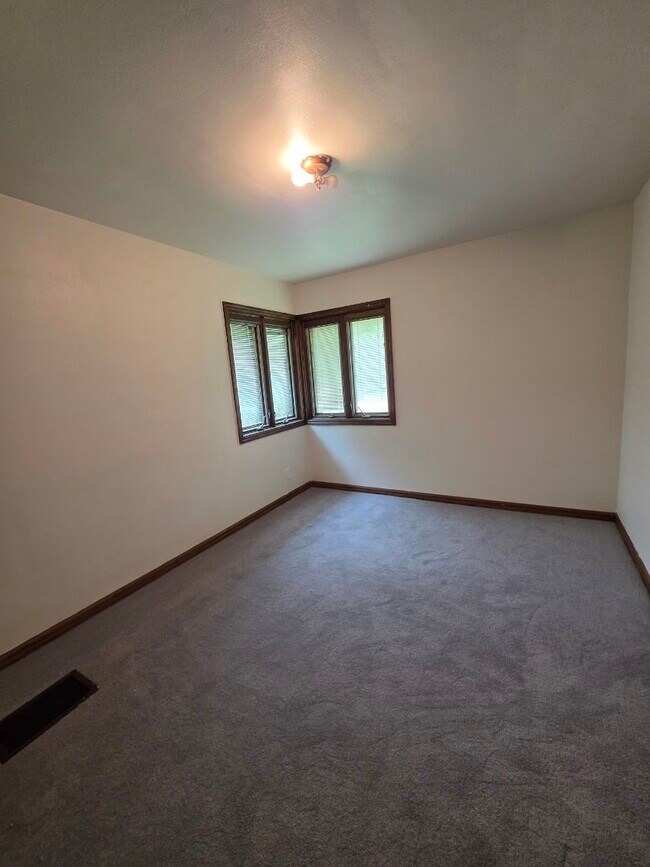 Building Photo - 4465 N 147th St
