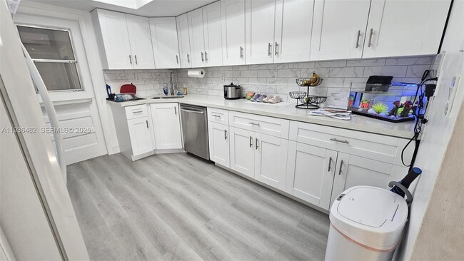 Building Photo - 9721 SW 37th Terrace