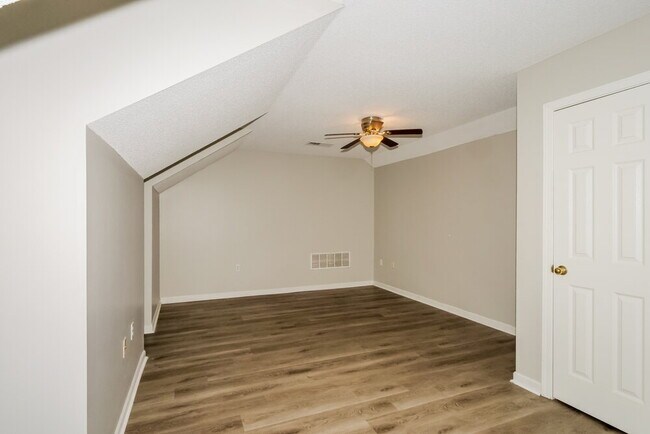 Building Photo - 2885 Rutherford Dr