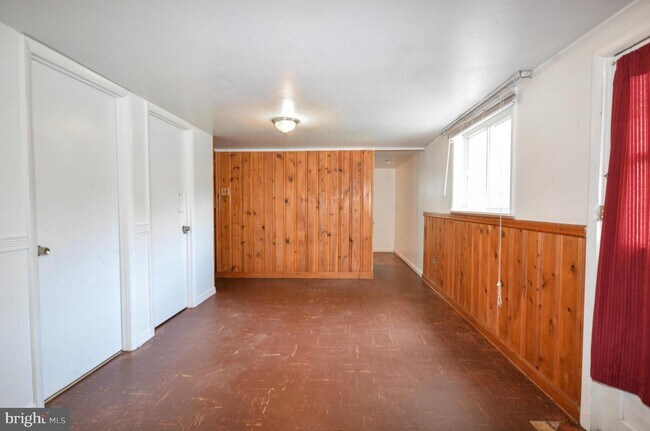 Building Photo - 1111 Gilbert Rd