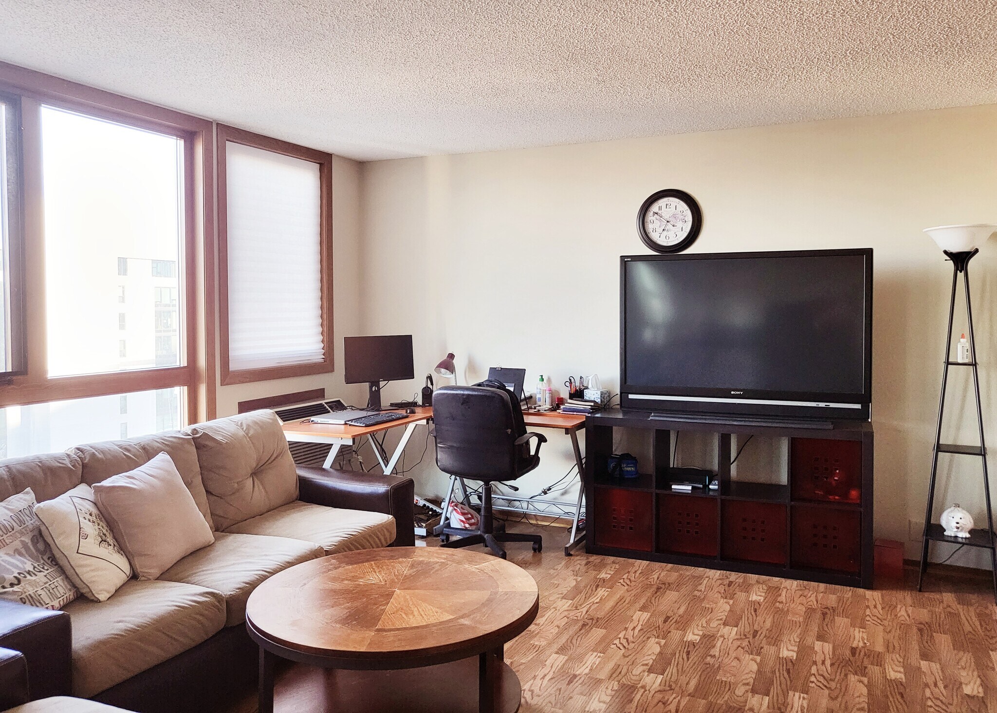 Living room - 433 S 7th St