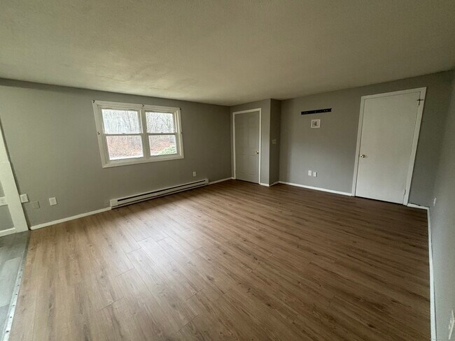 Building Photo - 9B White Oak Rd