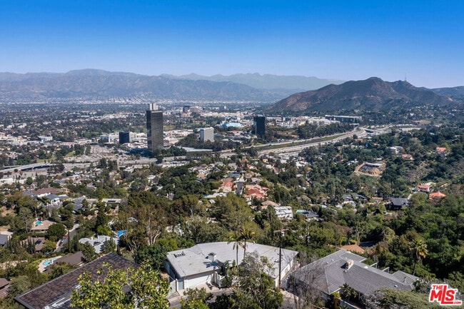 Building Photo - 3212 Wrightwood Dr