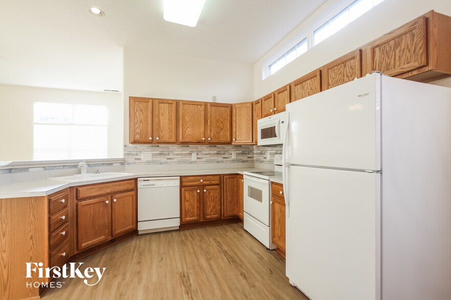 Building Photo - 13460 N Cedar Grove Ct