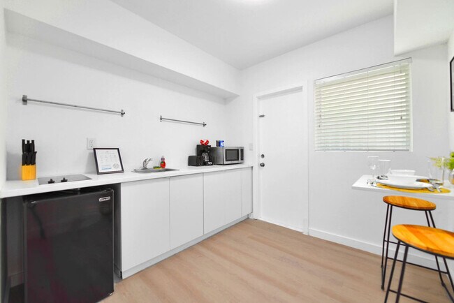 Building Photo - 515 NE 82nd St